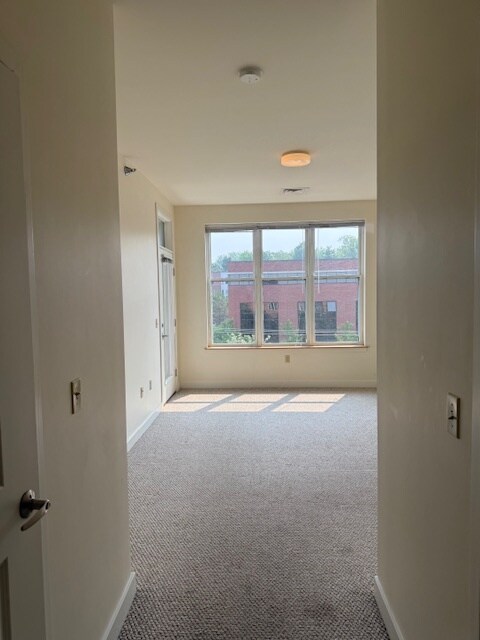 Building Photo - 370 Farrell St