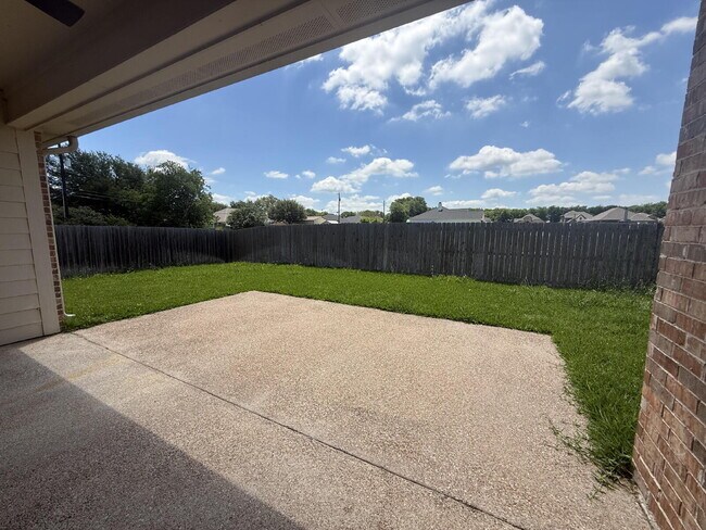 Building Photo - 9804 Houston Dr