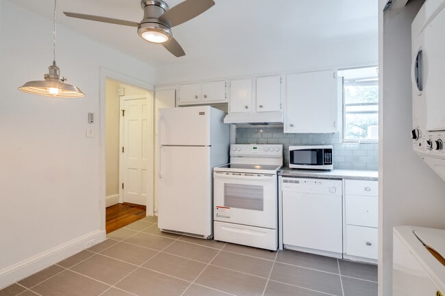 Building Photo - 331 S 18th St