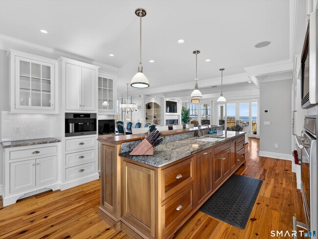 Building Photo - 505 Seaside Ave