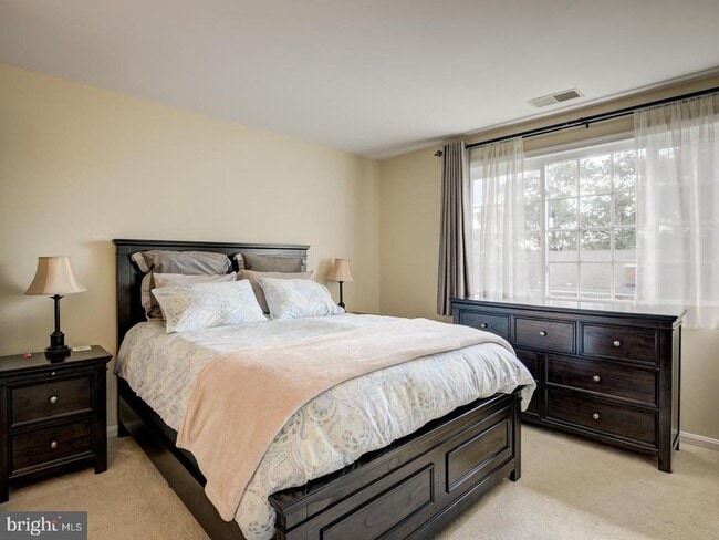 Building Photo - 1471C N Van Dorn St