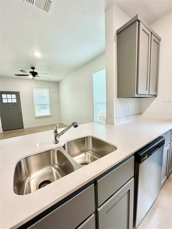 Building Photo - 2321 Ocean Ave