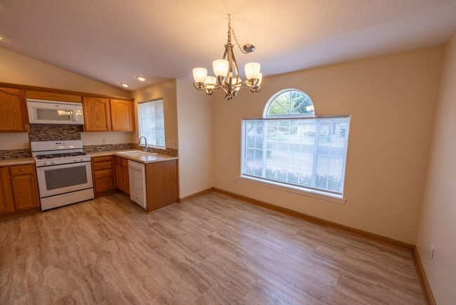 Building Photo - One Level Ranch Home - Three Bedrooms / RV...