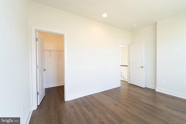 Building Photo - 41935 Spring Air Dr