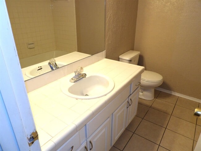 Building Photo - 6407 SW Brookline Ave