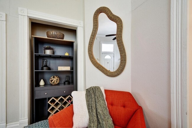 Building Photo - 319 E Courtland Pl