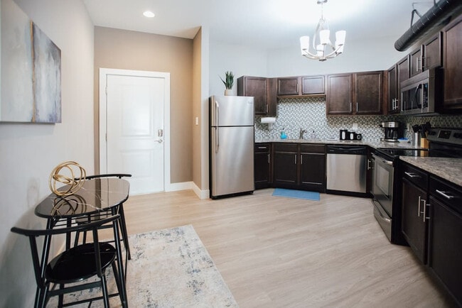 Building Photo - 202 E Main St