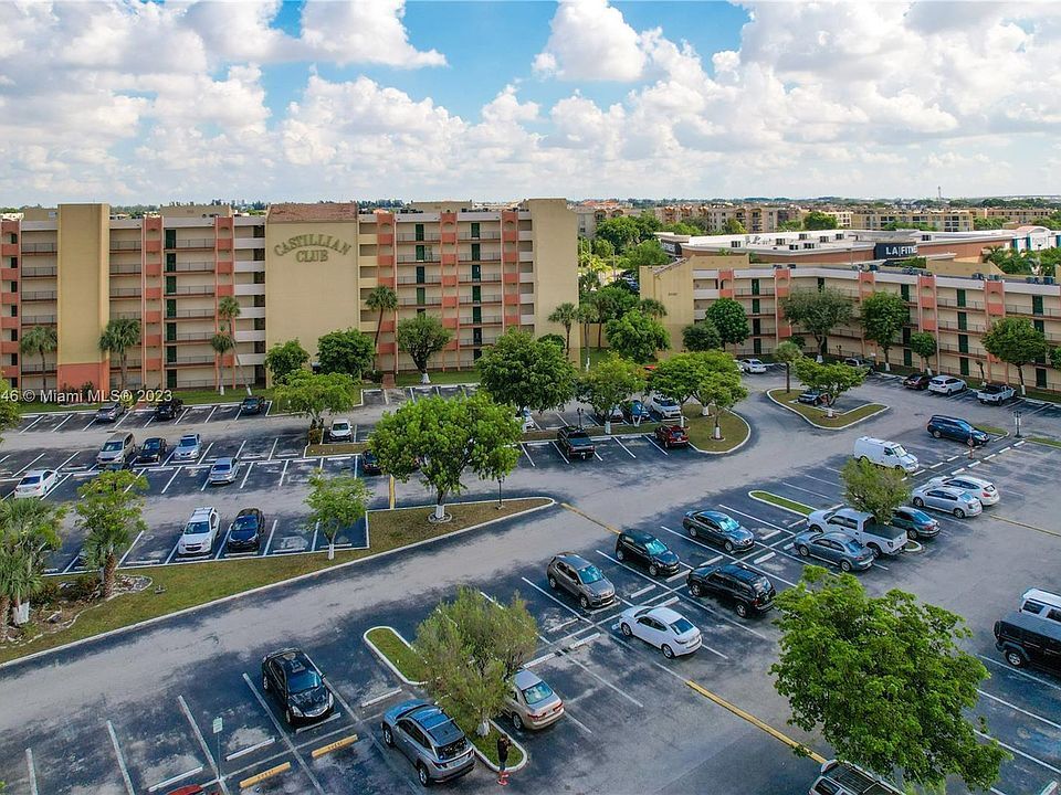 Building Photo - 9405 W Flagler St
