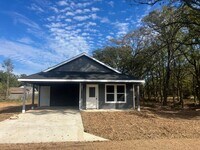 Building Photo - 100 Plumthicket Way