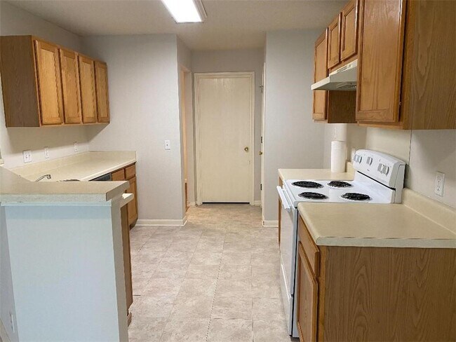 Building Photo - 4000 Barlow Dr
