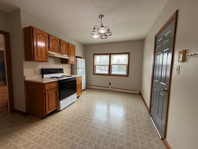 Building Photo - 132 Coburn Ave