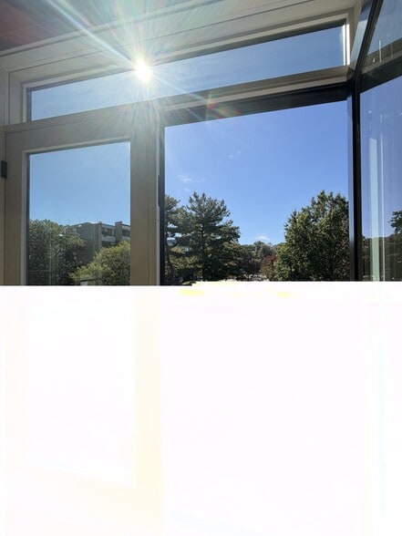 Building Photo - 104 Warren St