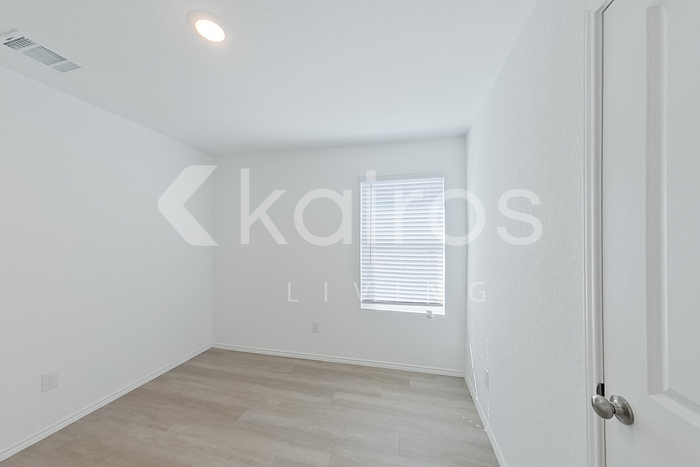 Building Photo - 4105 Waterfall Cv