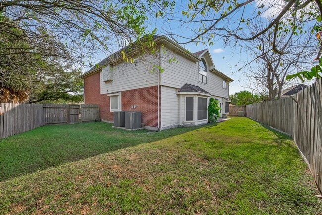 Building Photo - 16315 April Ridge Dr
