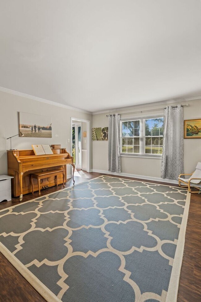 Building Photo - 4BR Golf Course Home in Bermuda Run with EV Charger