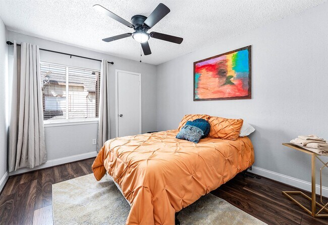 Building Photo - 12668 Newbrook Dr
