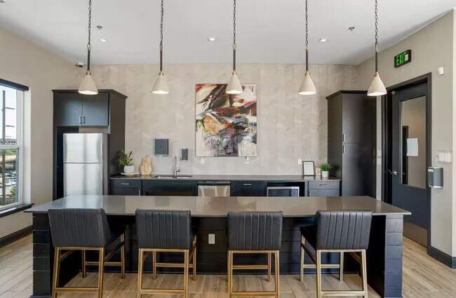 Building Photo - 110 N Boston Ave