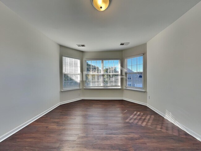 Building Photo - 7207 Tanners Creek Dr