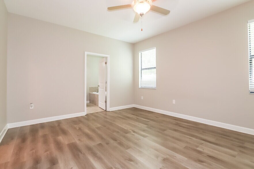 Building Photo - 10205 Count Fleet Dr