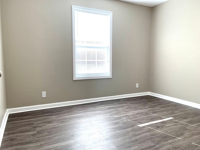 Building Photo - 604 Cory Dr