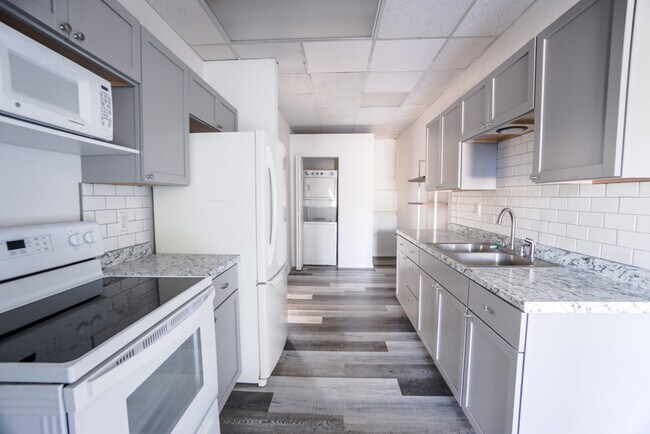 Building Photo - 4 Fisher Creek Dr