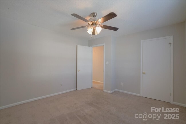 Building Photo - 4624 Old Lantern Way