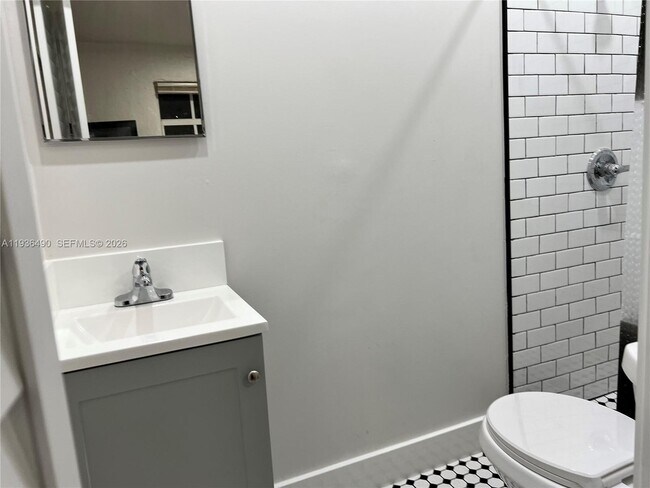 Building Photo - 120 SW 68th Ave