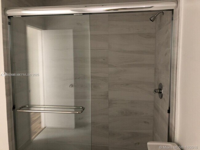 Building Photo - 253 NE 12th Ave