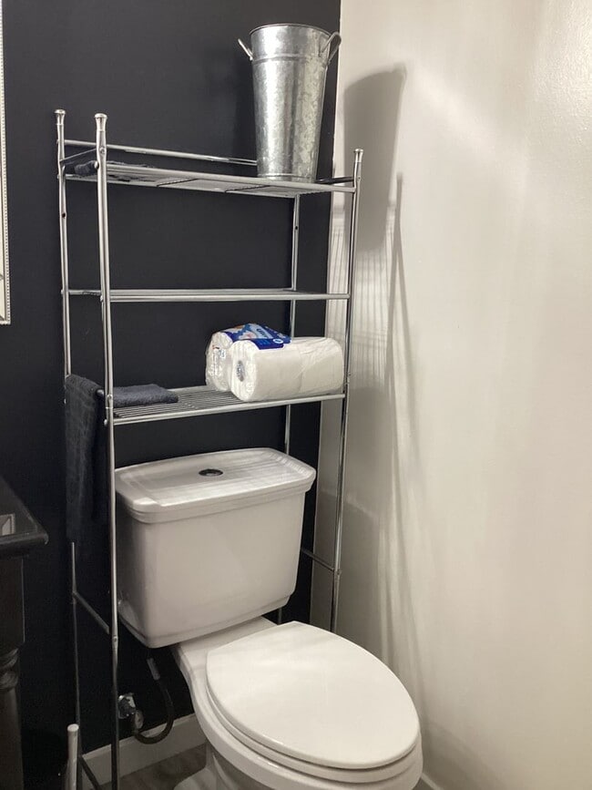 Building Photo - NK01