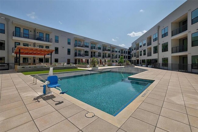 Building Photo - 1701 Simond Ave Ave