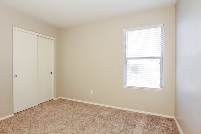 Building Photo - 17103 N 185th Dr