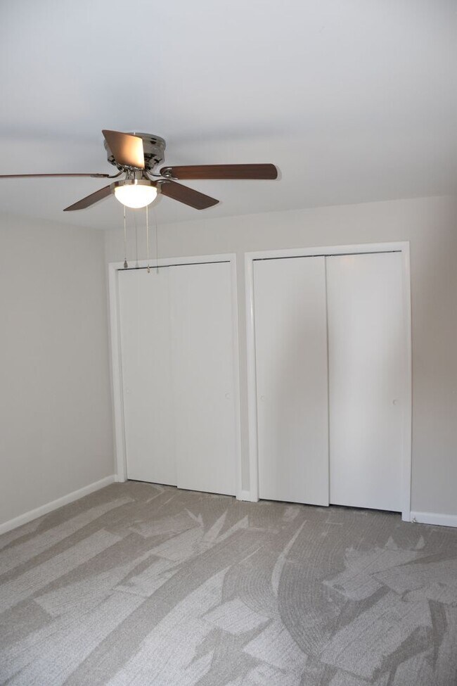 Building Photo - 553 Doral Country Dr
