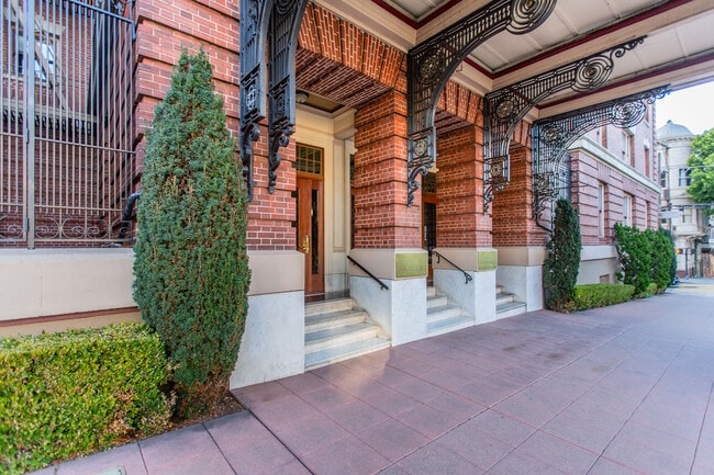 Building Photo - 1369 Hyde