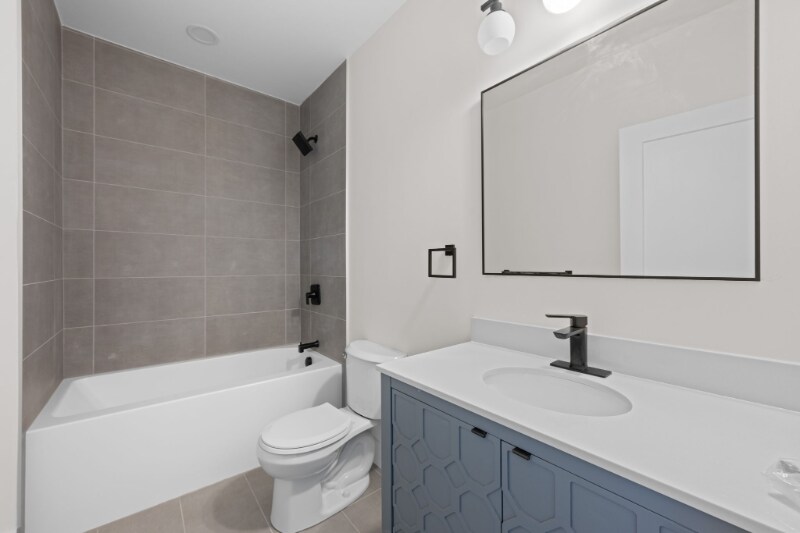 Building Photo - 1295 Holmden Ave