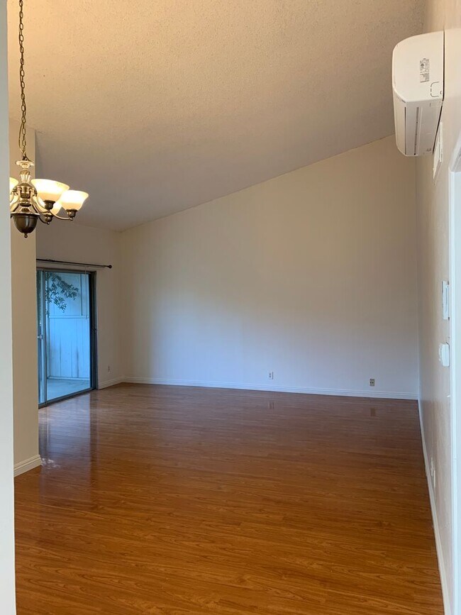 Building Photo - Bright, comfortable, and spacious one bedroom Condominium