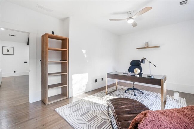 Building Photo - 507 Karen Ln