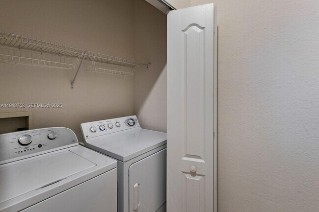 Building Photo - 6001 SW 70th St