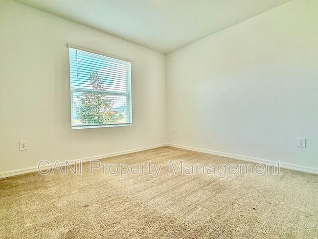 Building Photo - 646 Teviot Rd