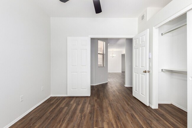 Building Photo - North Scottsdale Large 3 bed condo with attached 2 car garage, 1st floor unit