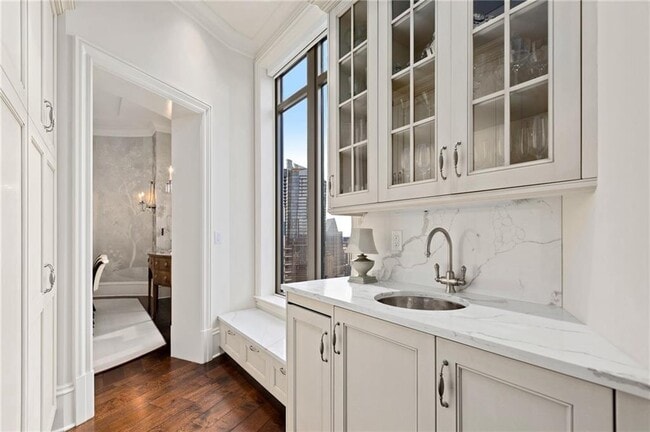 Building Photo - 3376 Peachtree Rd NE