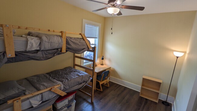 Building Photo - 1738 Allen St