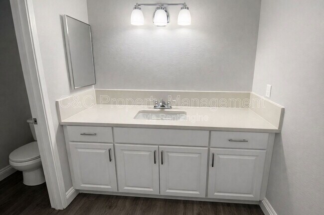 Building Photo - 247 N Capitol Ave