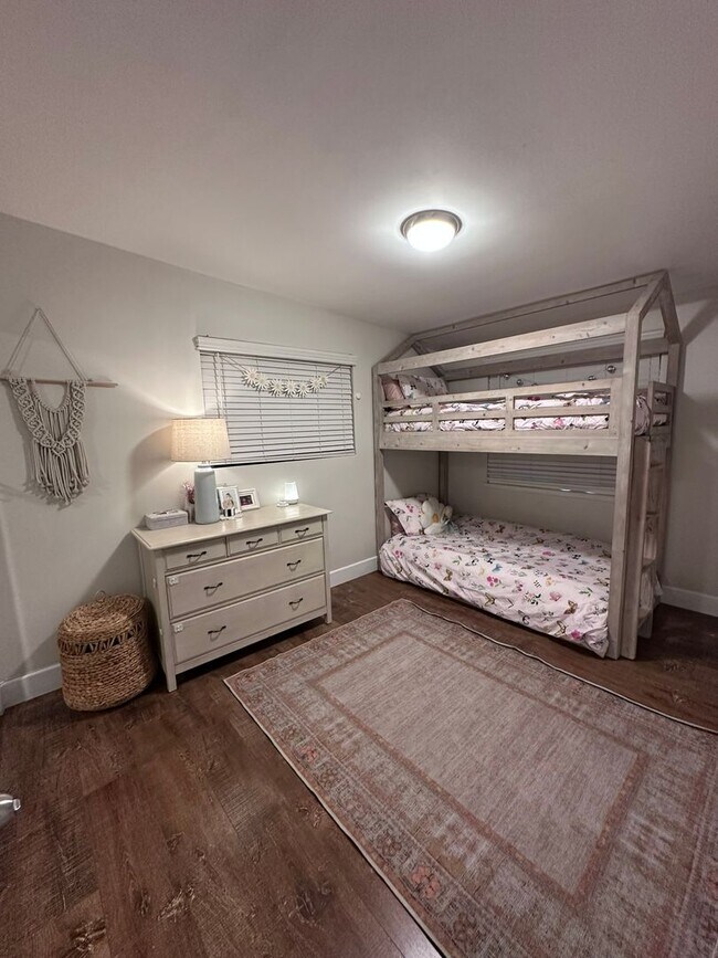Building Photo - Open Floor Plan in this Stunning 3 bedroom 2 bath home in Imperial Beach!
