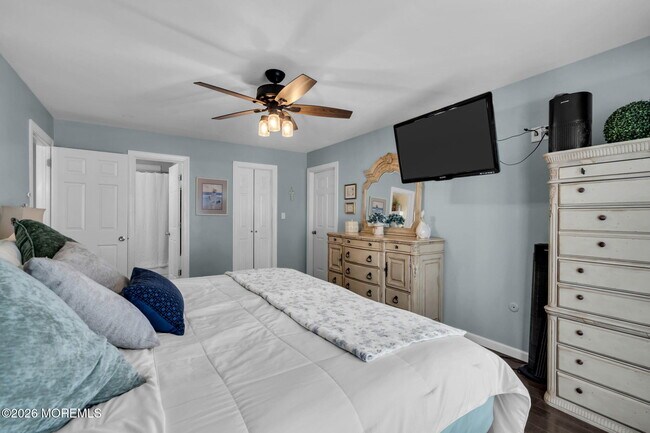 Building Photo - 375 Kildare Dr