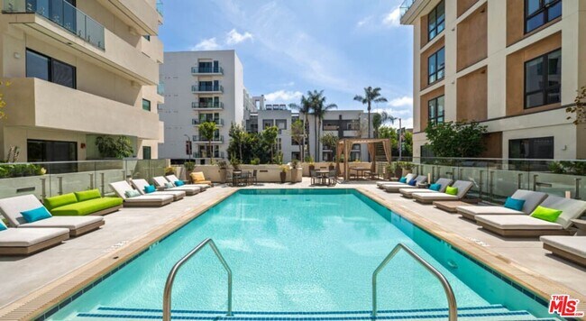 Building Photo - 10375 Washington Blvd