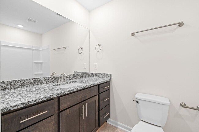 Building Photo - 2 Bedroom Condo For Rent Near Riverside Drive!