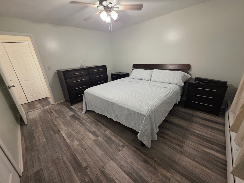 Bedroom 1 - 5721 Som Center Rd