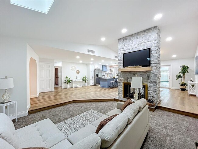 Building Photo - 3005 Enisglen Dr