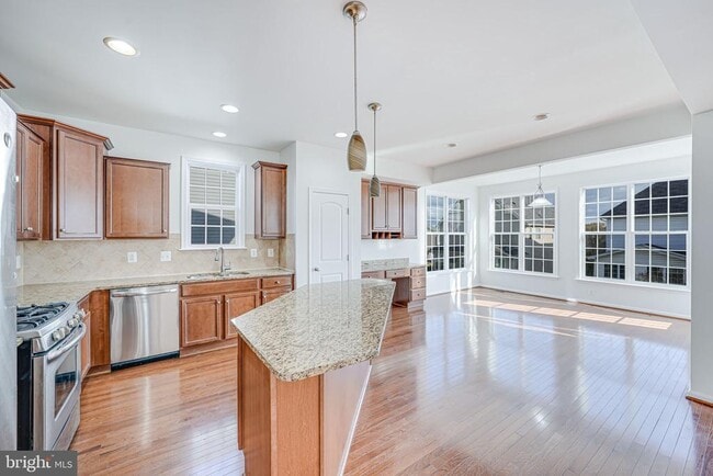 Building Photo - 15000 Gossom Manor Pl