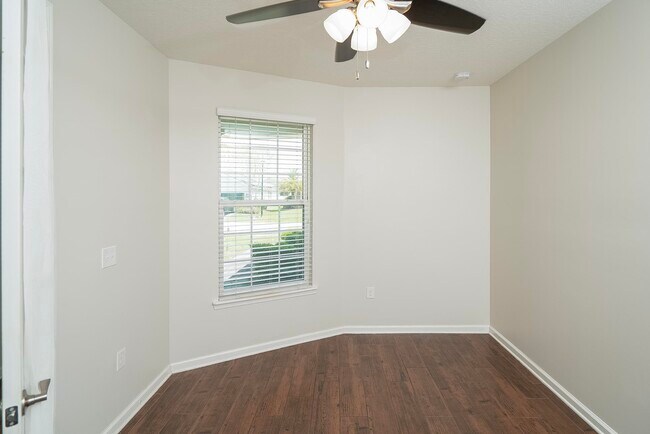 Building Photo - 494 Aventurine Ave